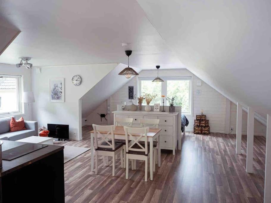 A Lovely Bright Apartment With It'S Own Entrance Kungsbacka Exteriör bild