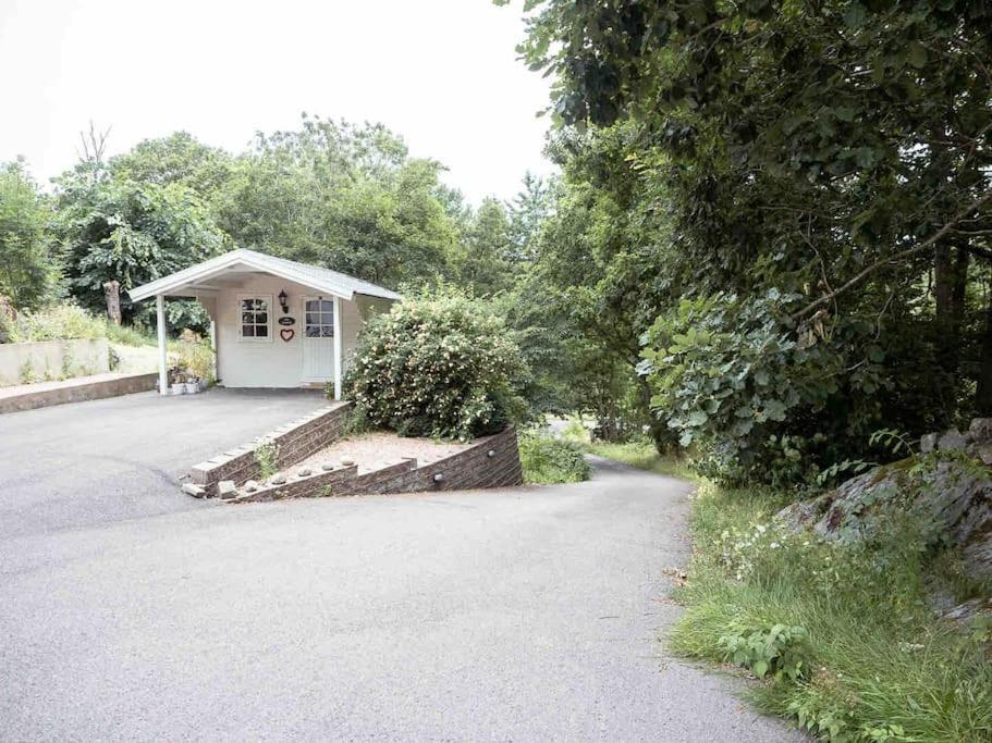 A Lovely Bright Apartment With It'S Own Entrance Kungsbacka Exteriör bild