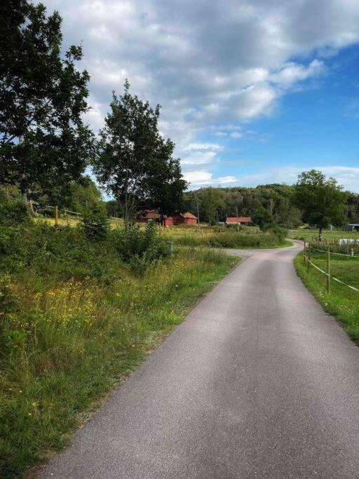 A Lovely Bright Apartment With It'S Own Entrance Kungsbacka Exteriör bild