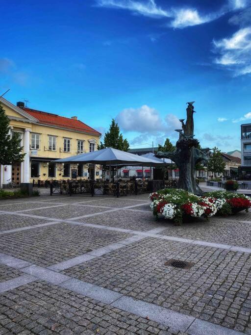 A Lovely Bright Apartment With It'S Own Entrance Kungsbacka Exteriör bild